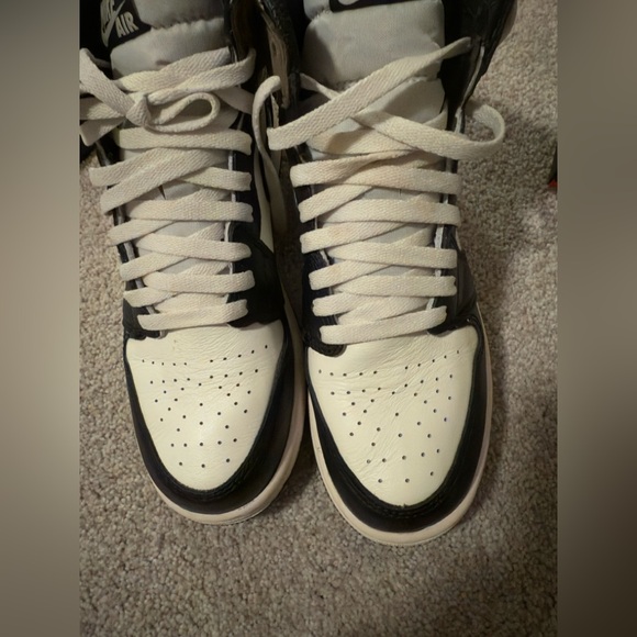 Jordan 1 Retro High Dark Mocha’s (AUTHENTICATED)🌟 - Picture 7 of 11
